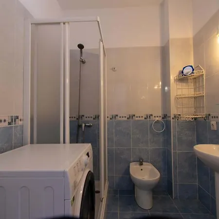 Virginia 1 Bed *